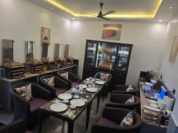 THE ROYAL PALACE INN Gallery Image