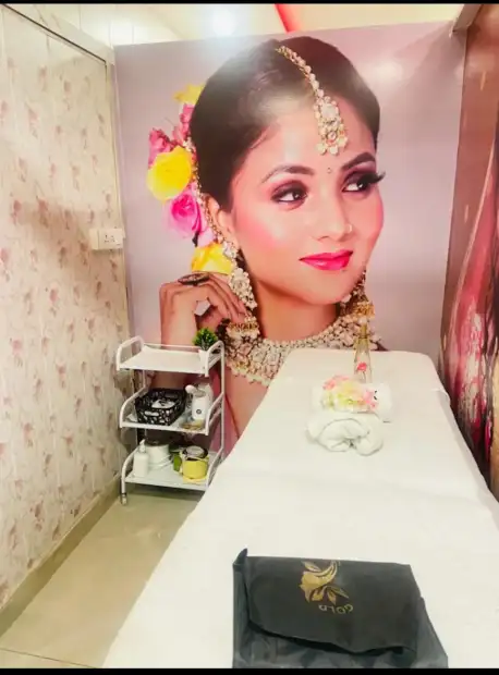 GOLD MAKEUP & BEAUTY STUDIO Gallery Image