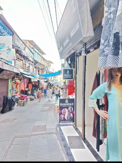 SHAHNAZ BEAUTY SALON & ACADEMY Gallery Image