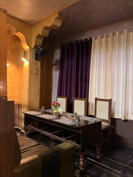 RASHYAR Gallery Image