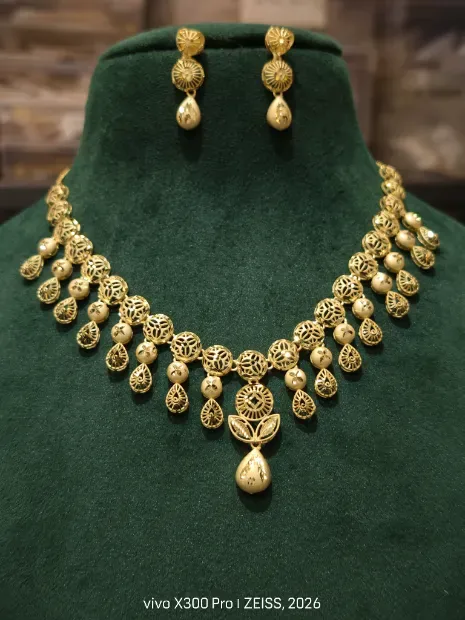 MAA KAMLA BANGLES & DESIGNER JEWELLERS Gallery Image