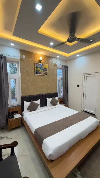 HOTEL OM NARAYANI & GEETANJALI SWEETS Gallery Image