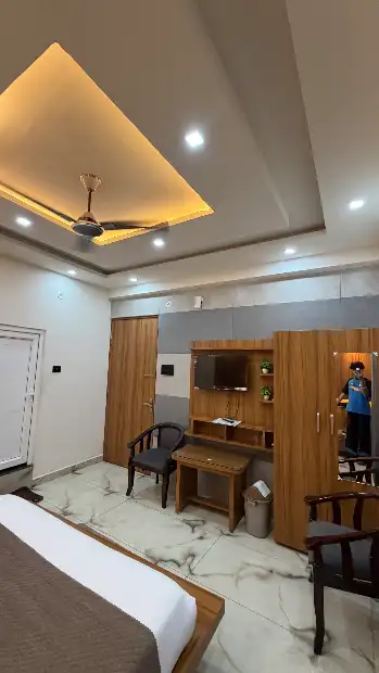 HOTEL OM NARAYANI & GEETANJALI SWEETS Gallery Image