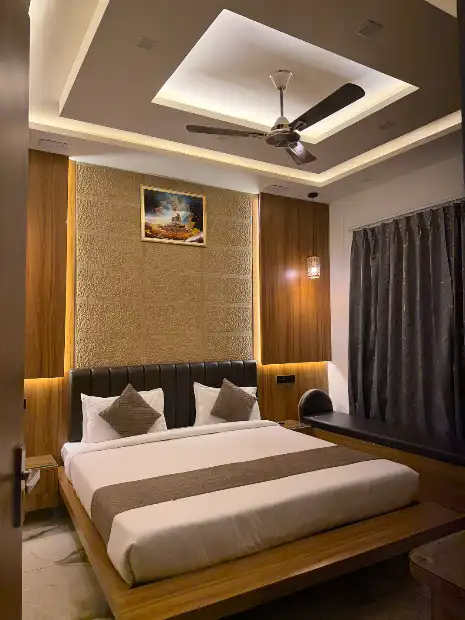 HOTEL OM NARAYANI & GEETANJALI SWEETS Gallery Image
