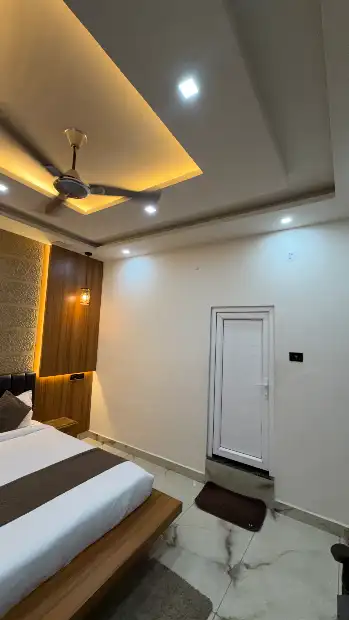 HOTEL OM NARAYANI & GEETANJALI SWEETS Gallery Image