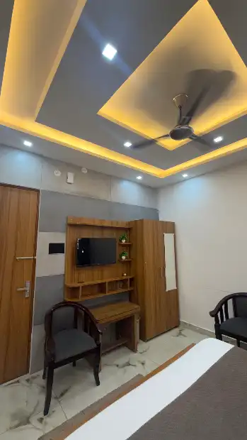 HOTEL OM NARAYANI & GEETANJALI SWEETS Gallery Image