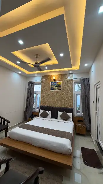 HOTEL OM NARAYANI & GEETANJALI SWEETS Gallery Image