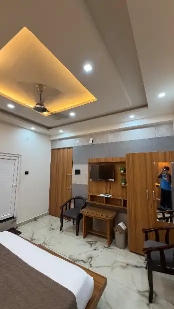 HOTEL OM NARAYANI & GEETANJALI SWEETS Gallery Image