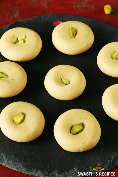 पेड़ा लड्डू  - SUMANGLAM SWEETS & RESTAURANT