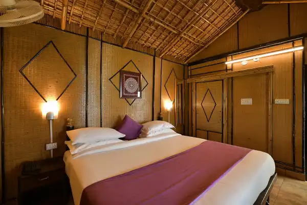 SUPER DELUXE BAMBOO COTTAGE - HERITAGE RESORT KAUSANI