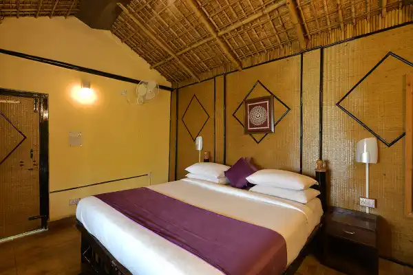 SUPER DELUXE BAMBOO COTTAGE - HERITAGE RESORT KAUSANI