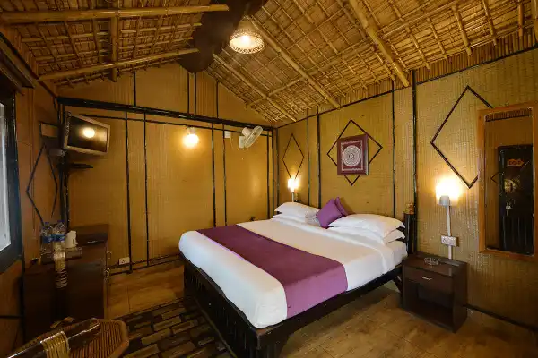 SUPER DELUXE BAMBOO COTTAGE - HERITAGE RESORT KAUSANI