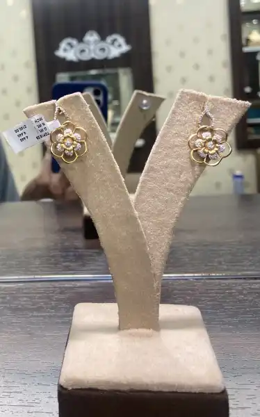 Earings - RAJ RADHIKA