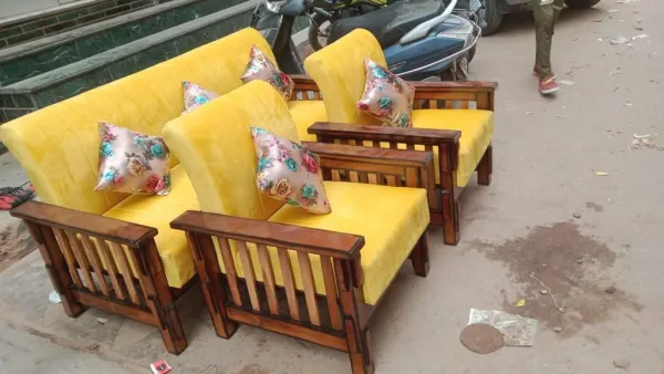  - नेगी फर्नीचर हाऊस