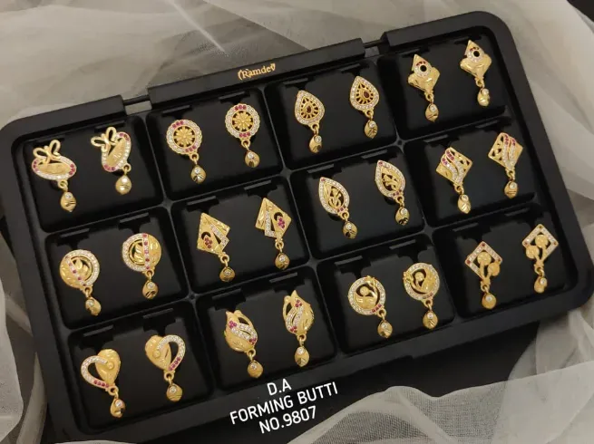 On garm gold earring - VAISHANVI JEWELLERY