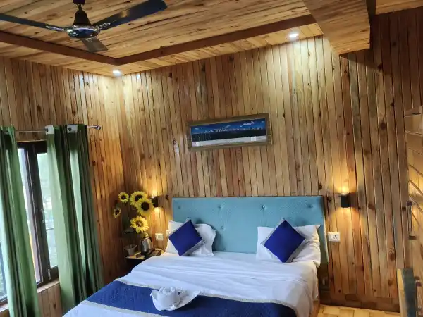 Himalaya facingHimalaya facing - VAISHNAVI PARADISE