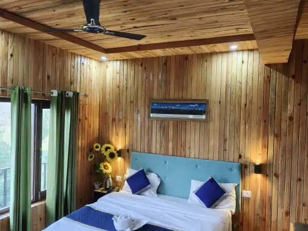 Himalaya facingHimalaya facing 2 - VAISHNAVI PARADISE