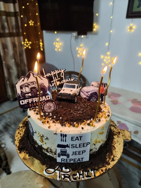 CAKE 10 - HIMALAY BAKERY & CONFECTIONERY