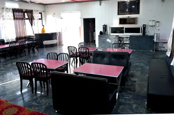  - HOTEL SATKAR & RESTAURANT
