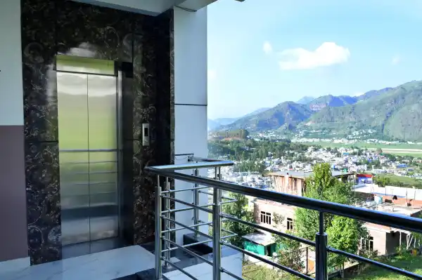  - HOTEL SATKAR & RESTAURANT