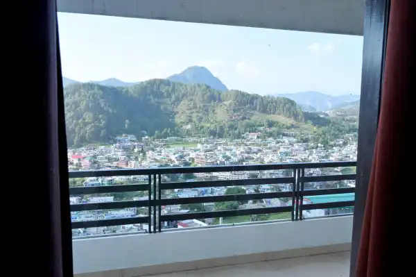  - HOTEL SATKAR & RESTAURANT