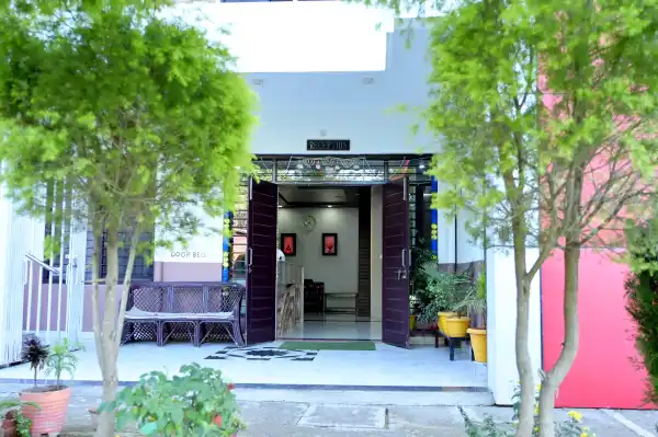  - HOTEL SATKAR & RESTAURANT