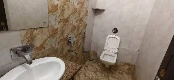 Washroom rn. 106 - HOTEL SIDDHANT