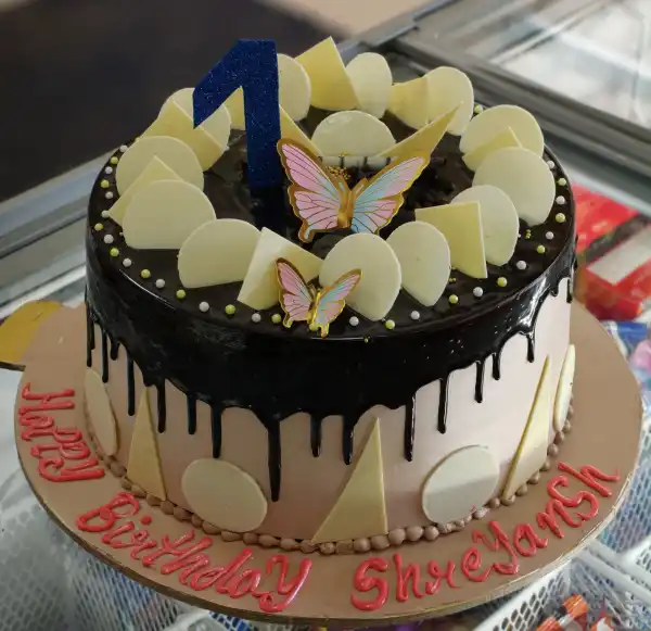 Cake design  - SHAGUN SWEETS & RESTAURANT