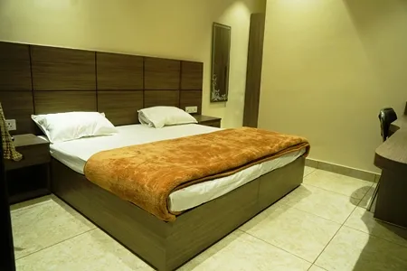  - HOTEL BHAGIRATHI INN
