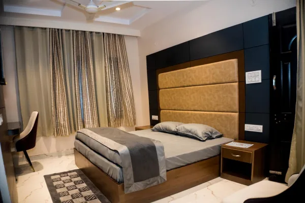  - HOTEL BHAGIRATHI INN