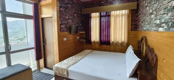 ROOM NO. 23 - HOTEL MALL PALACE