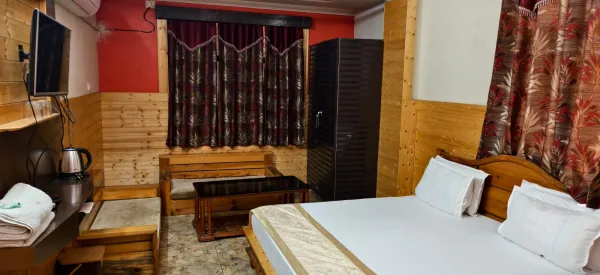 ROOM NO. 9 - HOTEL MALL PALACE