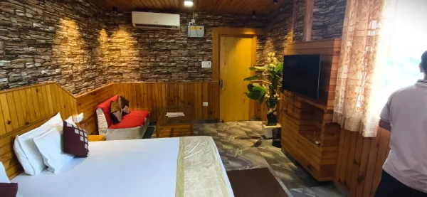 ROOM NO. 30 - HOTEL MALL PALACE