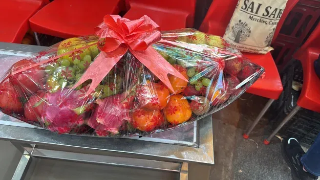 Fruit basket - LAXMI JUICE CENTRE SINCE 1971