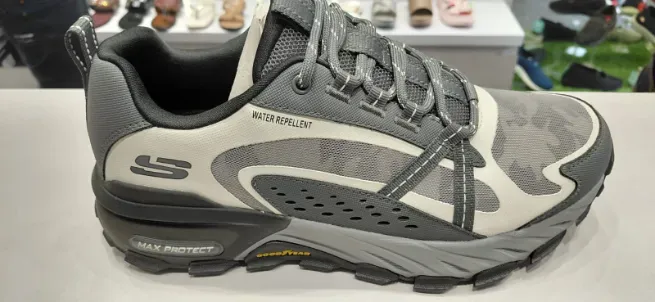  - CAPITAL SHOES