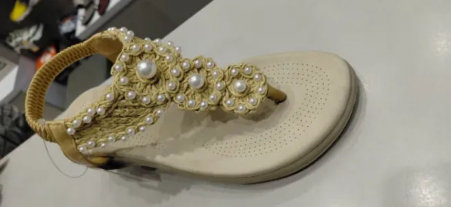  - CAPITAL SHOES
