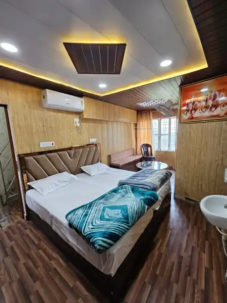 - HOTEL NANAK