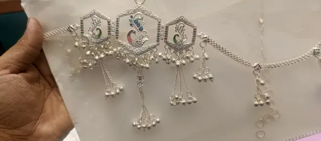  - MOHIT JEWELLERS AND M.D. JEWELLERS