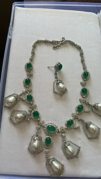  - OM JEWELLERS