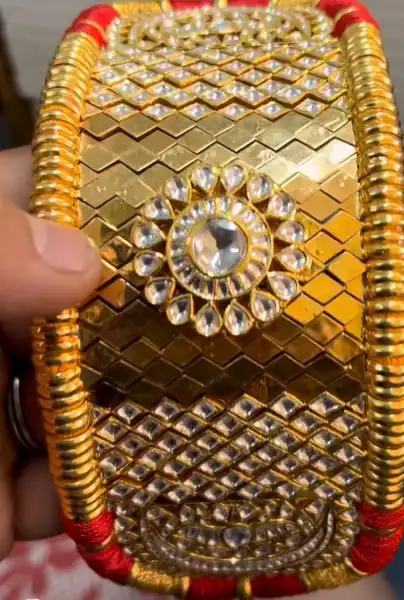  - OM JEWELLERS