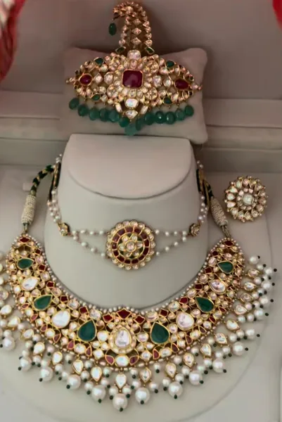  - OM JEWELLERS