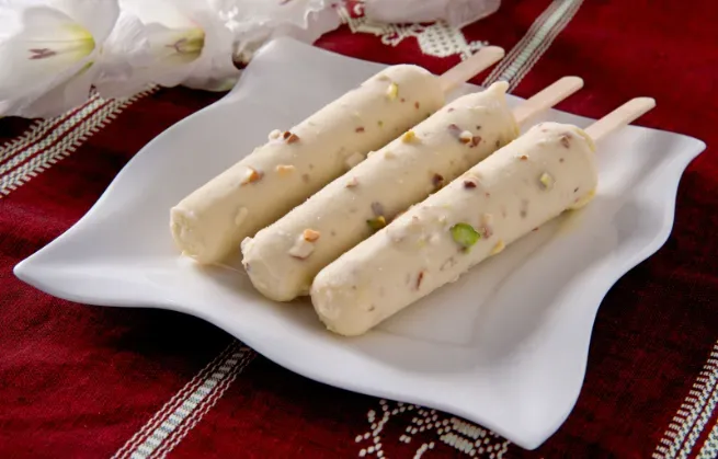 Sahi kulfi - KAILASH BHAI KA GWALIOR GAJAK & SWEETS