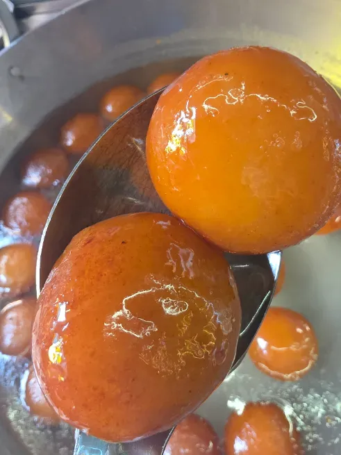 Mawa bati - KAILASH BHAI KA GWALIOR GAJAK & SWEETS