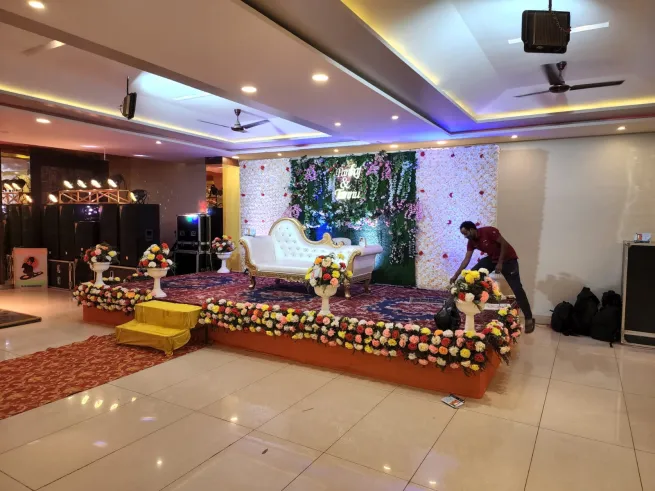 SWAYAMWAR BANQUET HALL 20 - SUNITA ELITE