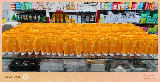 Dot & key vitamin c facewash  - SATNAM COSMETIC STORE