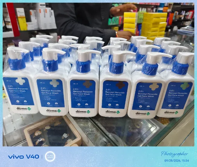 Derma co facewash  - SATNAM COSMETIC STORE