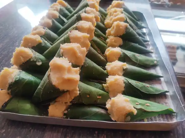 सिंगौड़ी  - DEEWAN'S SWEET