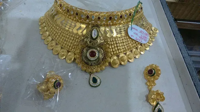  - NAHTA JEWELLERS