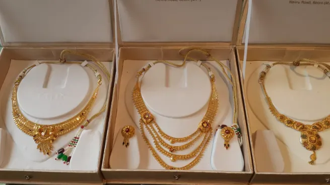  - NAHTA JEWELLERS