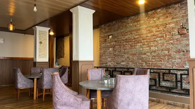  - HOTEL KARAN'S INN SWEETS & RESTAURANT